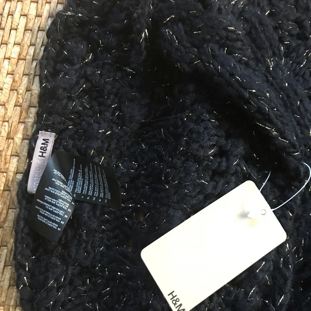 H&M Scarf Wrap Black Gold